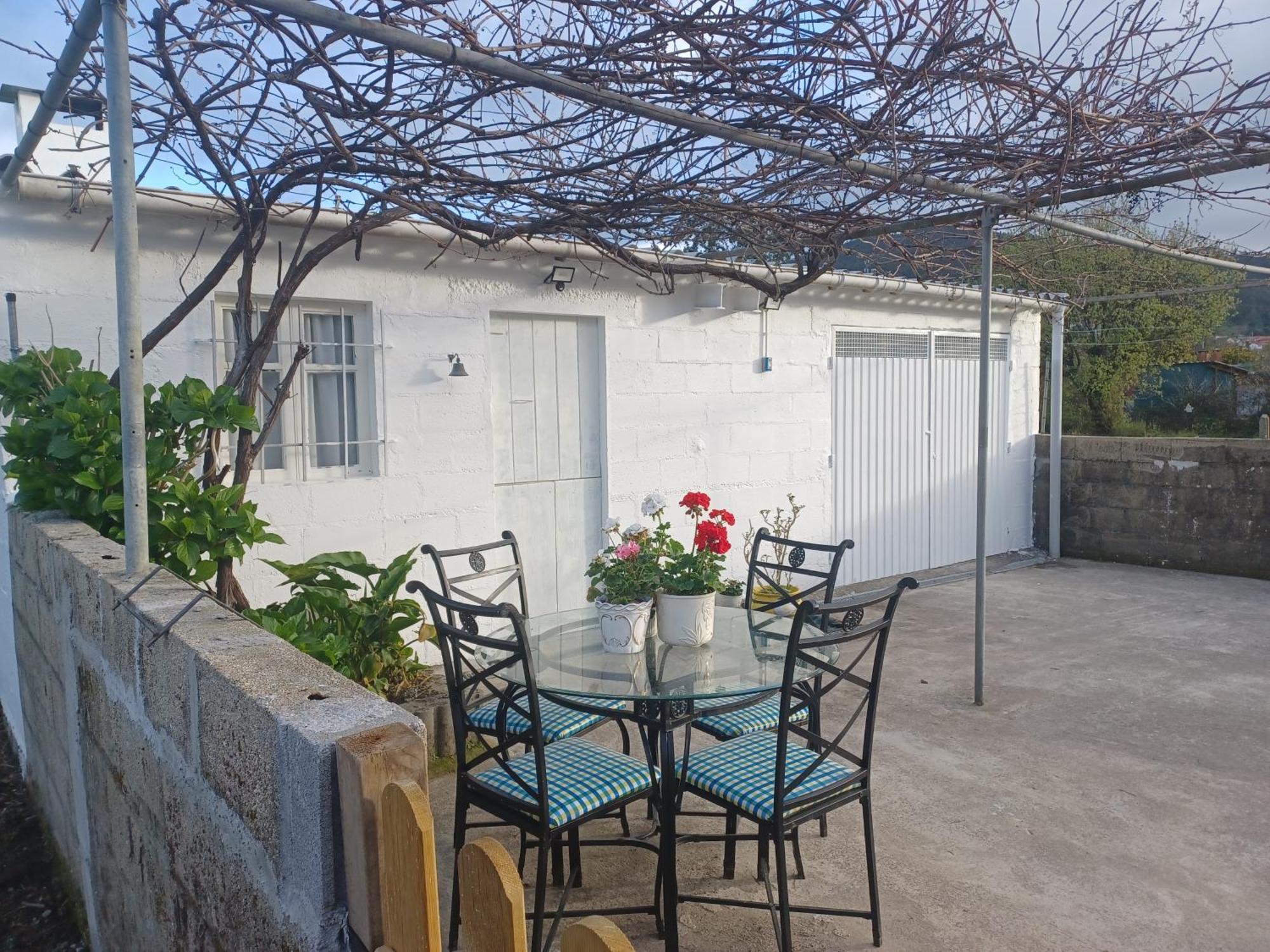 Acogedora Casa De Campo Neda Exterior photo